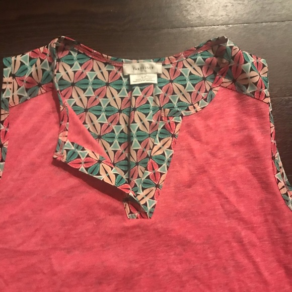 Van Heusen sleevless top - Picture 2 of 3